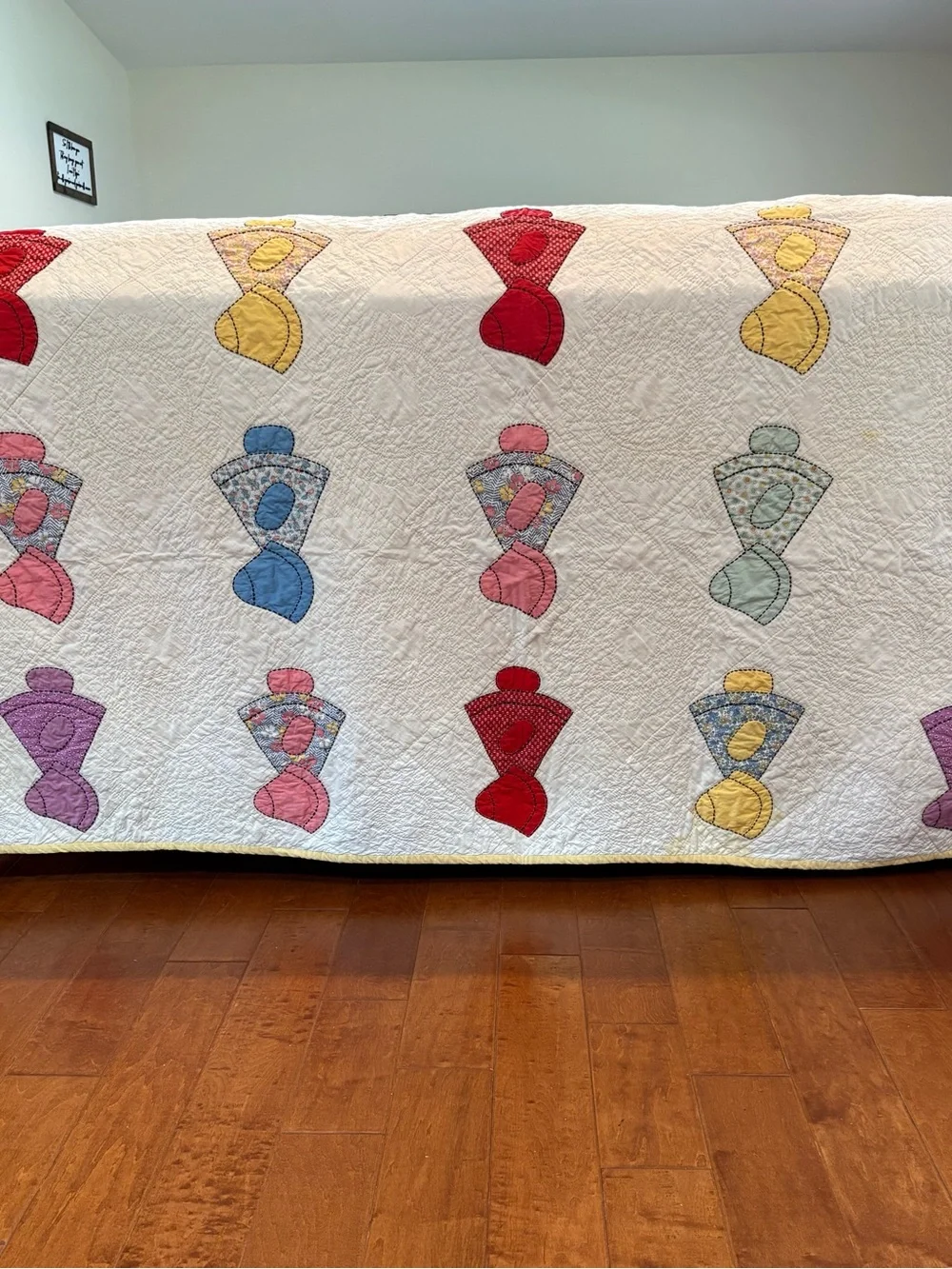 Vintage Sunbonnet Sue Applique Quilt - Multicolor on White